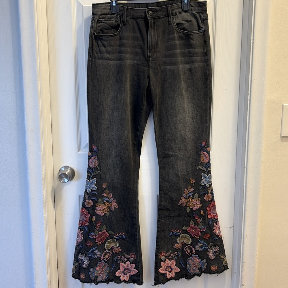 Driftwood Farrah Embroidered Jeans, waist 32 length 34
